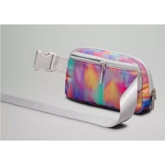 Lululemon Everywhere Belt Bag 1L | Prism Wash Print Multi/Vapor NEW with Tags #7 - Picture 6 of 8